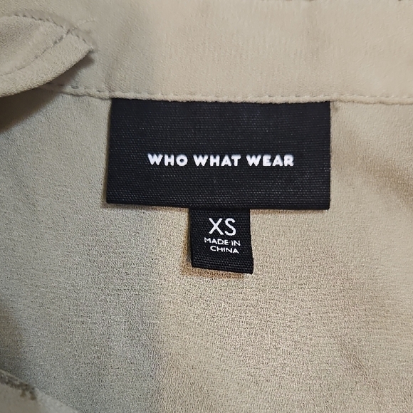 Who What Wear Olive Sage Green Sleeveless Ruffled Blouse Size XS - Picture 6 of 6